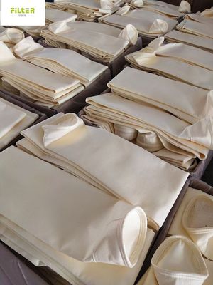 PP Aramid PPS PTFE สายใยแก้ว เครื่องเก็บฝุ่น กว้างผ้ากรอง 2.2m 450 - 800gsm