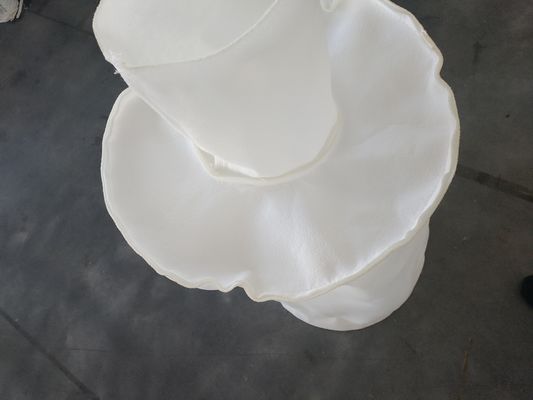 กระเป๋ากรองเหลวพอลิเอสเตอร์สีขาวแบบจําเพาะสําหรับการบําบัดน้ํา